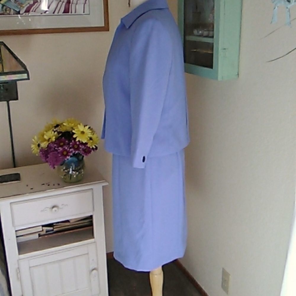 Calvin Klein NEW Two Piece Suit - Picture 2 of 16